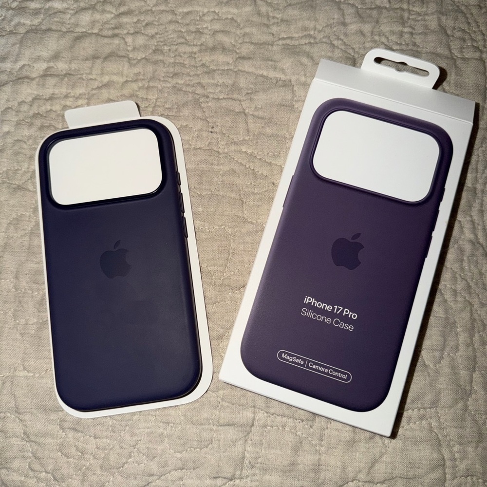 Apple iPhone 17 Pro Silicone Case - Deep Purple
